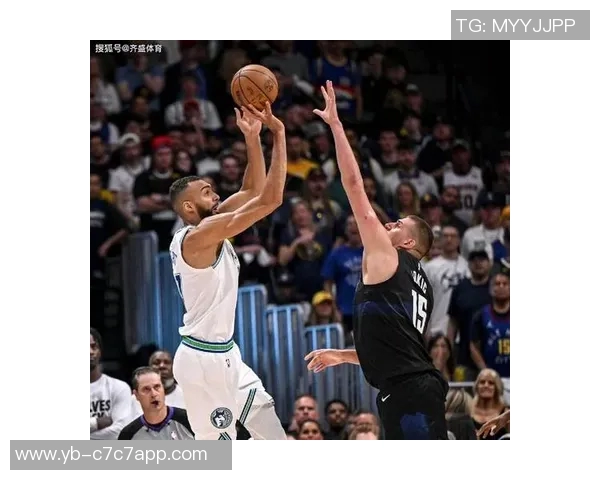 丹尼格林评论戈贝尔上赛季对湖人表现堪比张伯伦震撼数据