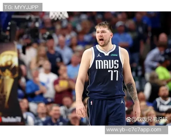 东契奇称赞字母哥争抢球权展现尊重裁判初始态度引发热议 东契奇称赞字母哥争抢球权展现尊重裁判初始态度引发热议