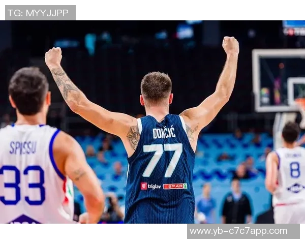 东契奇首节表现轻松自如7投4中斩获13分2板3助1断1帽展现全能实力