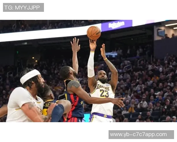 詹姆斯状态回暖连续四场投篮命中率超五成展现强大实力